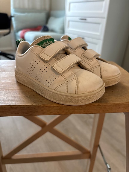 Adidas tennarit 23