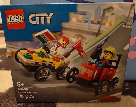 LEGO City 60458 Pizzakuski ja palomies rakennussarja 70 osaa