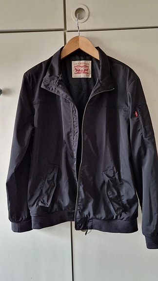 Levi’s miesten takki XL musta