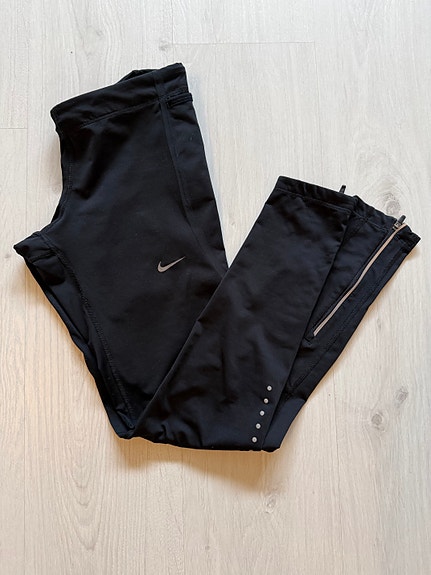 Nike naisten juoksutrikoot koko S