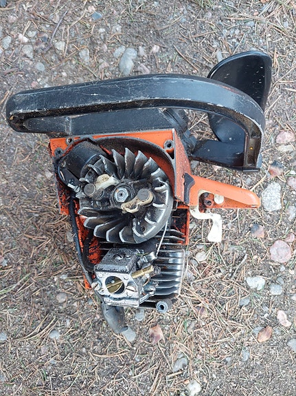 Vanha Stihl moottorisaha