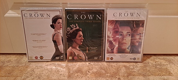 The Crown kaudet 2, 3, 4 dvd-boksit (avaamaton)