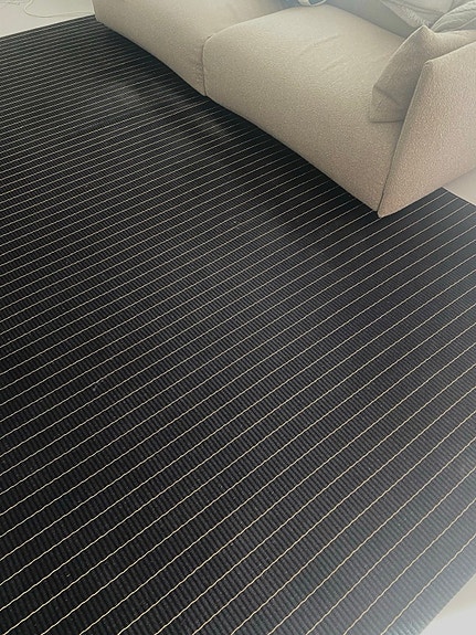 Woodnotes Line matto 250 x 355 cm, musta-luonnonvärinen