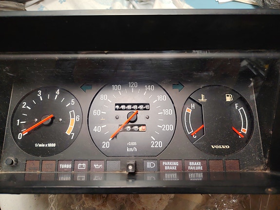 Volvo 240 Turbon mittaristo
