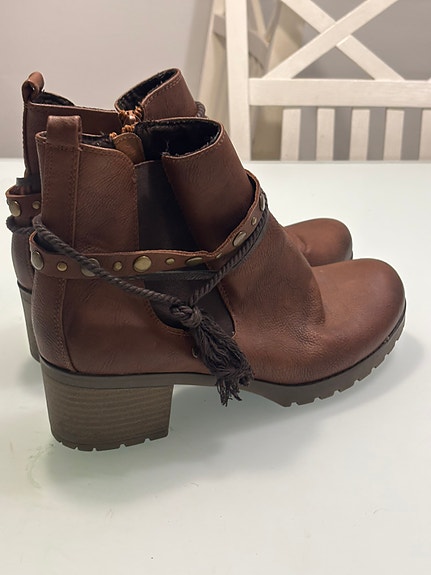 Ruskeat nilkkurit koko 40