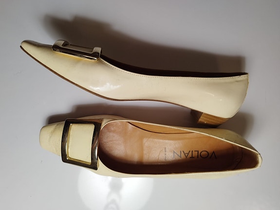 Original VOLTAN Leather Shoes –  Rare Colour – Size 38 – Small Heel – Good