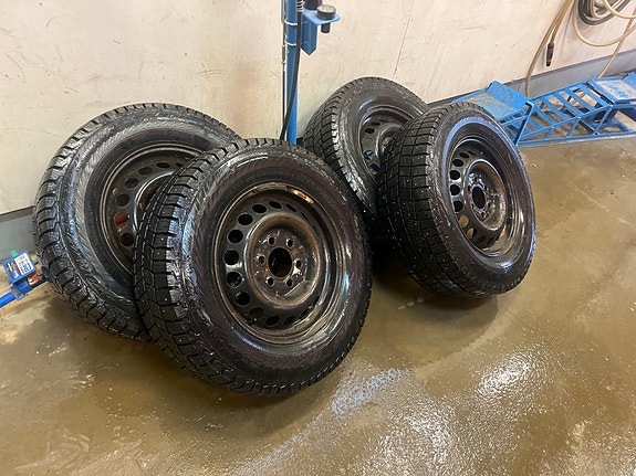 Continental 235/65/16C 6x130 nasta