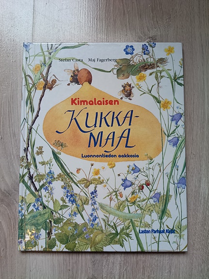 Lasten parhaat kirjat: Kimalaisen kukkamaa