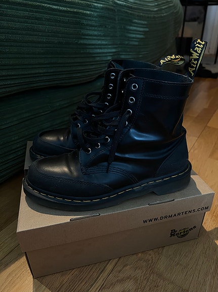 Dr. Martens kengät