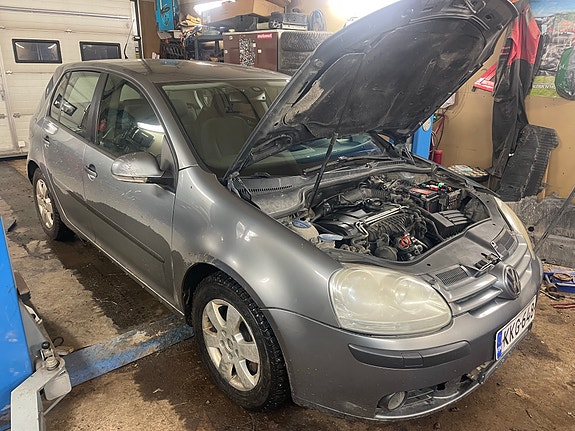 Golf 2.0tdi 4motion myydään osina
