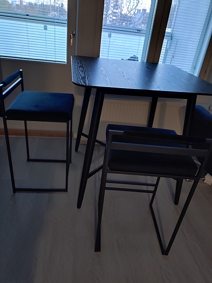 Baaripöytä
