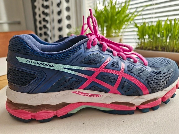 Asics Gel-Superion juoksukengät  (koko 37,5) / Kajaani