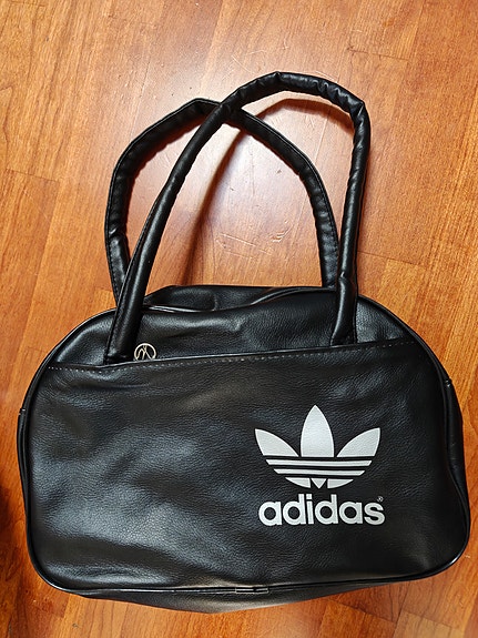 Adidas laukku
