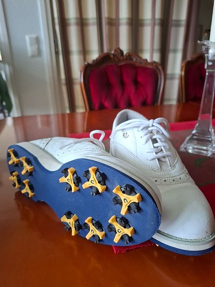 Adidas golfkengät