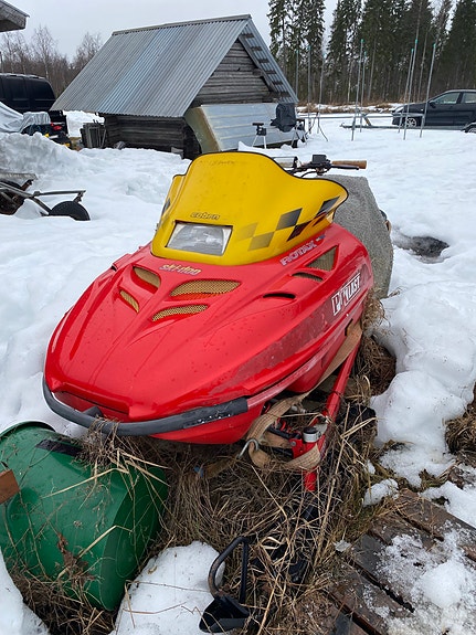 Skidoo formula 500 ja arctic cat