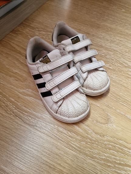 Adidas superstar lenkkarit