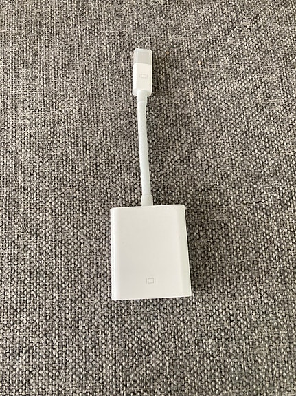 Apple mini displayport to vga adapteri.