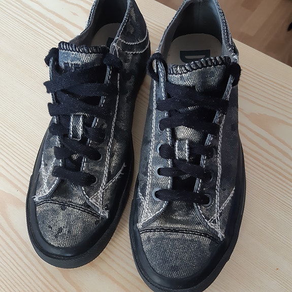 Diesel tennarit 37