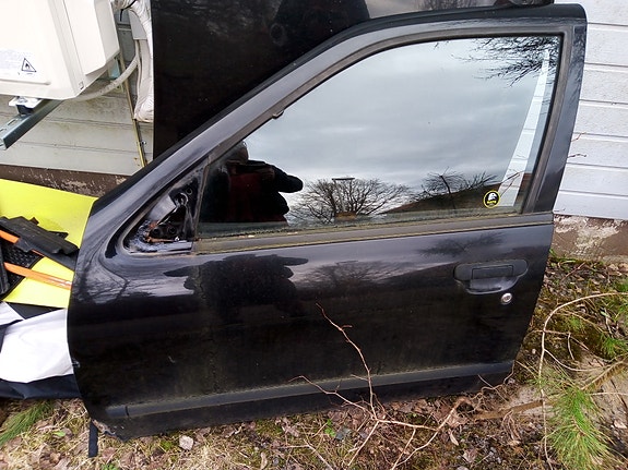Nissan Almera N15 (1995–2000) peltiosat kaikki 99e!