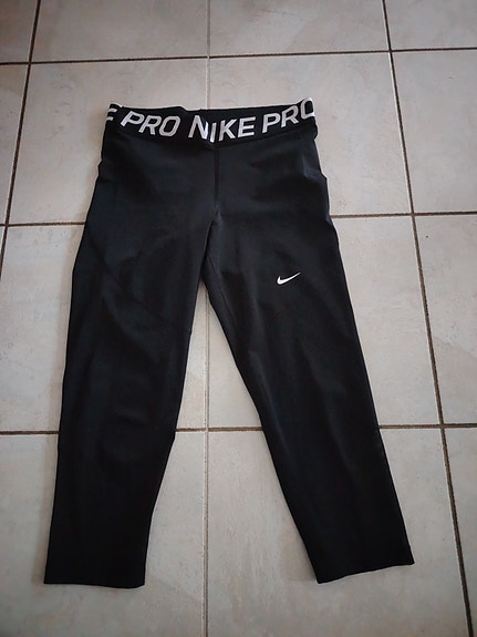 Nike Pro Dri-Fit juoksutrikoot naiset koko L musta