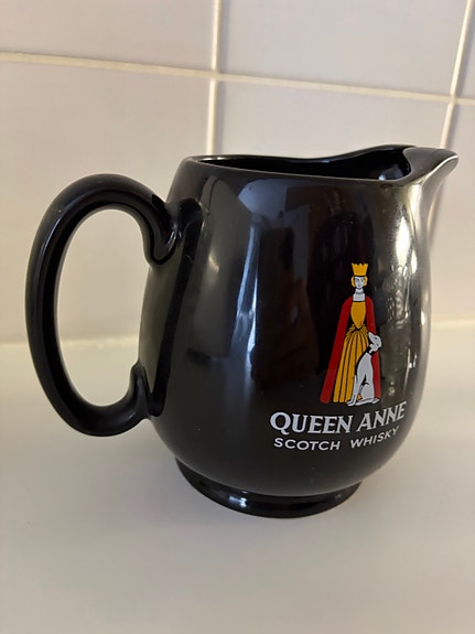 Queen Anne musta kannu