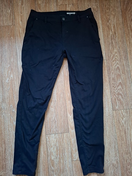 Esprit slim chino-housut naisten 30 tuumaa musta puuvilla