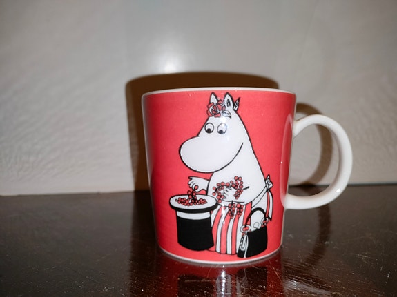 Muumimuki Muumimamma ja marjat