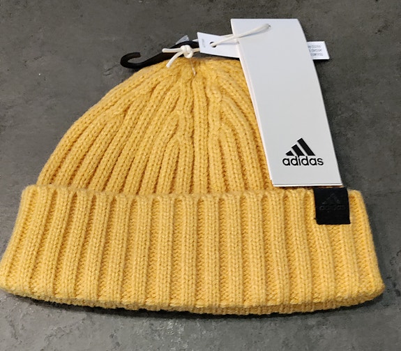 Adidas pipo -uusi