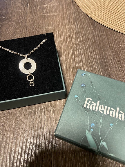 Kalevala Kosmos kaulakoru