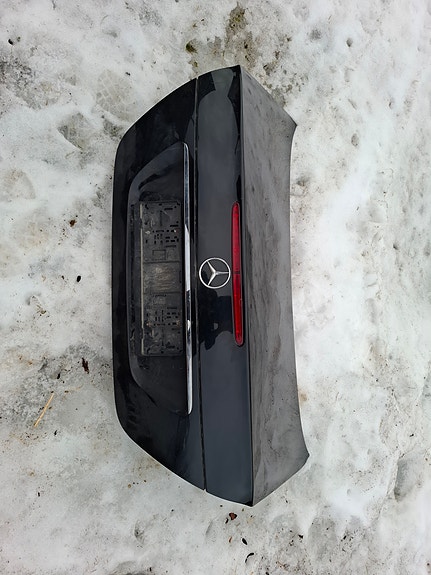 Mercedes w211 takaluukku
