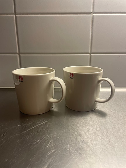 Teema valkoiset kahvikupit