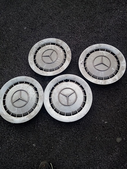 Mercedes-Benz pölykapselit