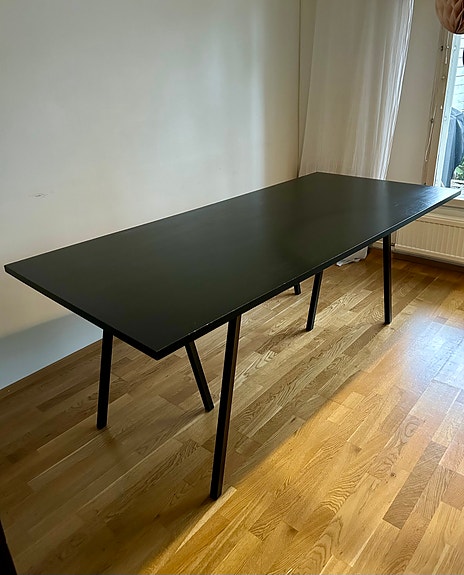 HAY Loop Stand pukkijalat ja pöytälevy