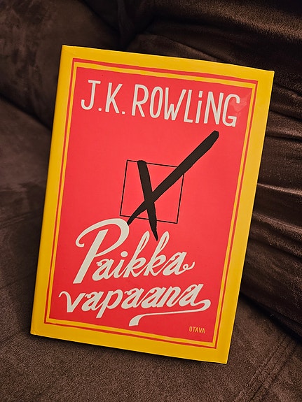 J. K. Rowling Paikka vapaana -kirja, kovakantinen