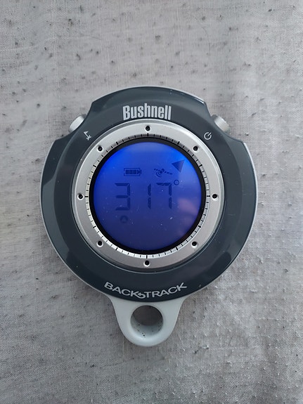 GPS paikannin