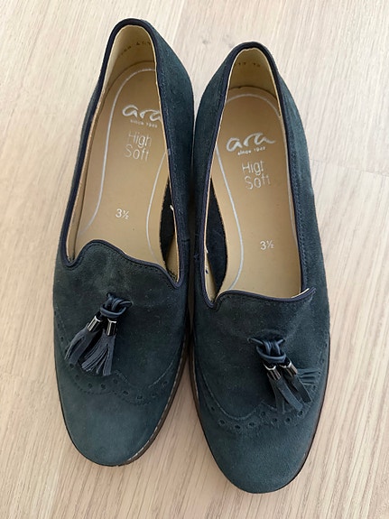 Ara tupsuloaferit koko 36