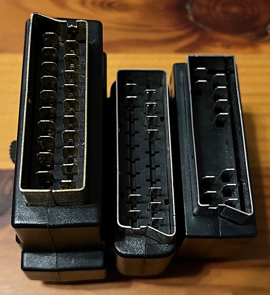 SCART adapterit 3 kpl