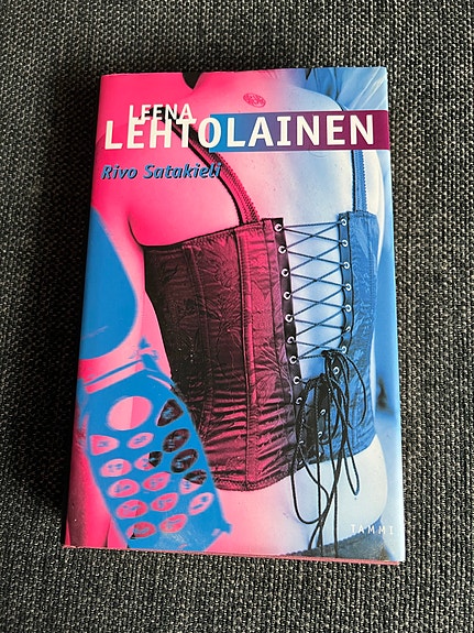 Leena Lehtolainen Rivo Satakieli kirja kovakantinen
