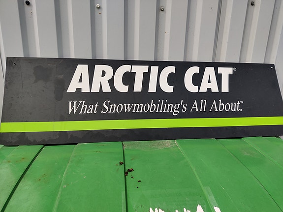 Arctic cat mainoskyltti