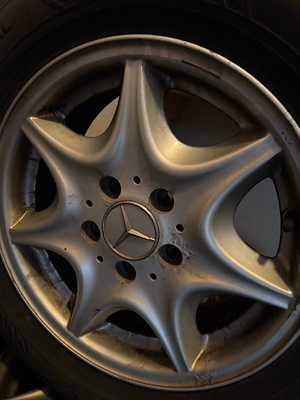 Hyvät Nokian nastat ja MB W203 vanteet