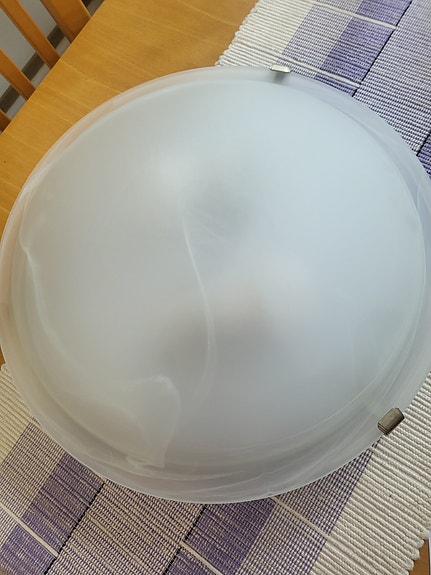 Kattovalaisin pyöreä lasikupu valkoinen