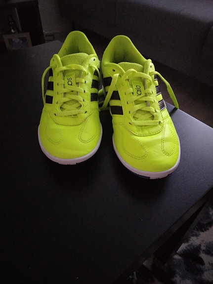 Adidas sisäpelikengät 38 neonkeltaiset