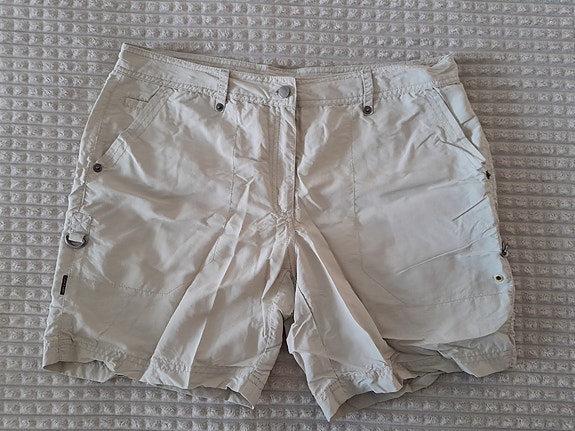 Naisten shortsit Icepeak