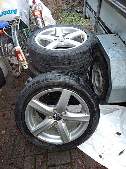 Volkswagen alumiinivanteet renkailla 235/45 R17
