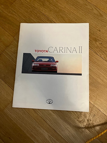 Toyota Carina 2-esite vuodelta 1990