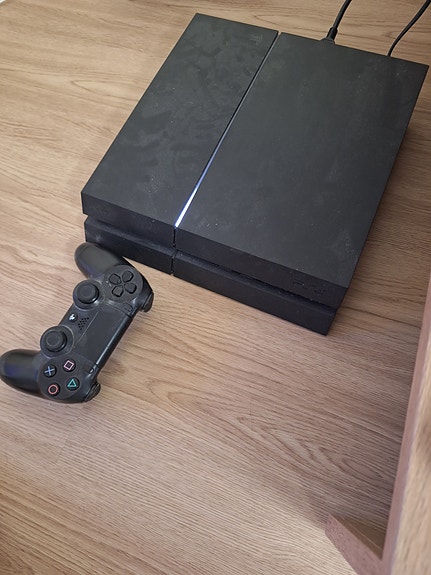 PlayStation 4 ja ohjain