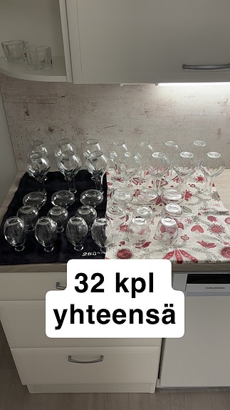 VUOKRATAAN / maljakot juhliin