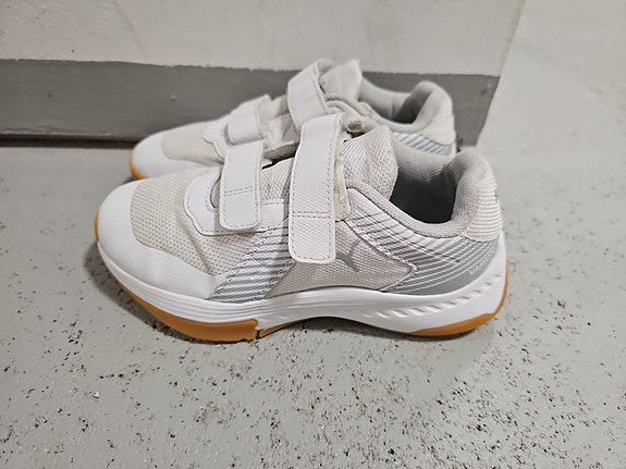 Puma Varion Jr sisäpelikengät 32