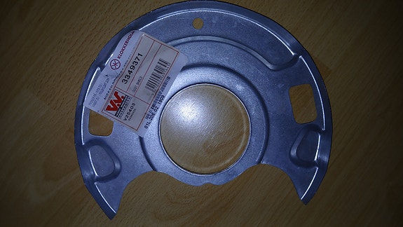 Nissan Primera P11 etujarrukilpi