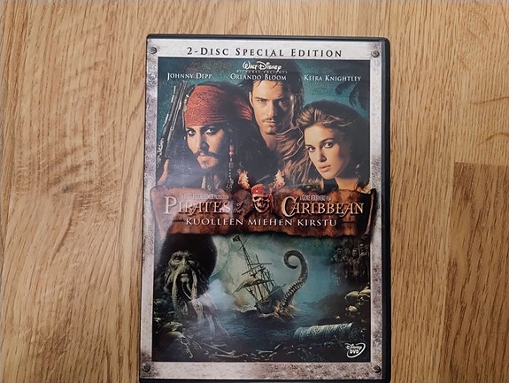 Pirates Of The Caribbean Kuolleen Miehen Kirstu DVD